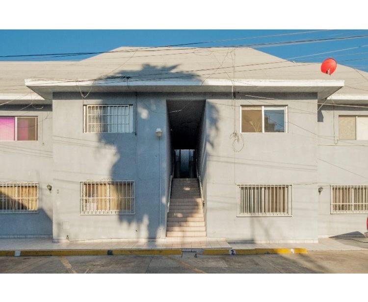 Pied-A-Terre Center Of Tijuana Apartment Екстериор снимка